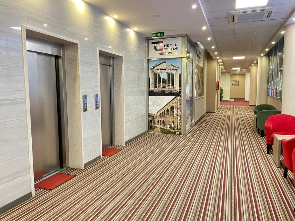 Hotel Terminal Тирана Экстерьер фото