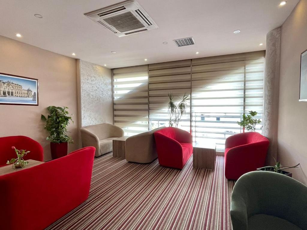 Hotel Terminal Тирана Экстерьер фото