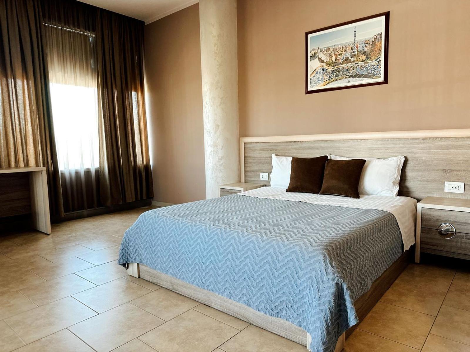 Hotel Terminal Тирана Экстерьер фото