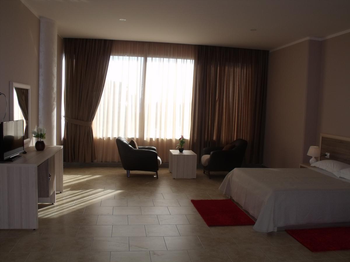 Hotel Terminal Тирана Экстерьер фото