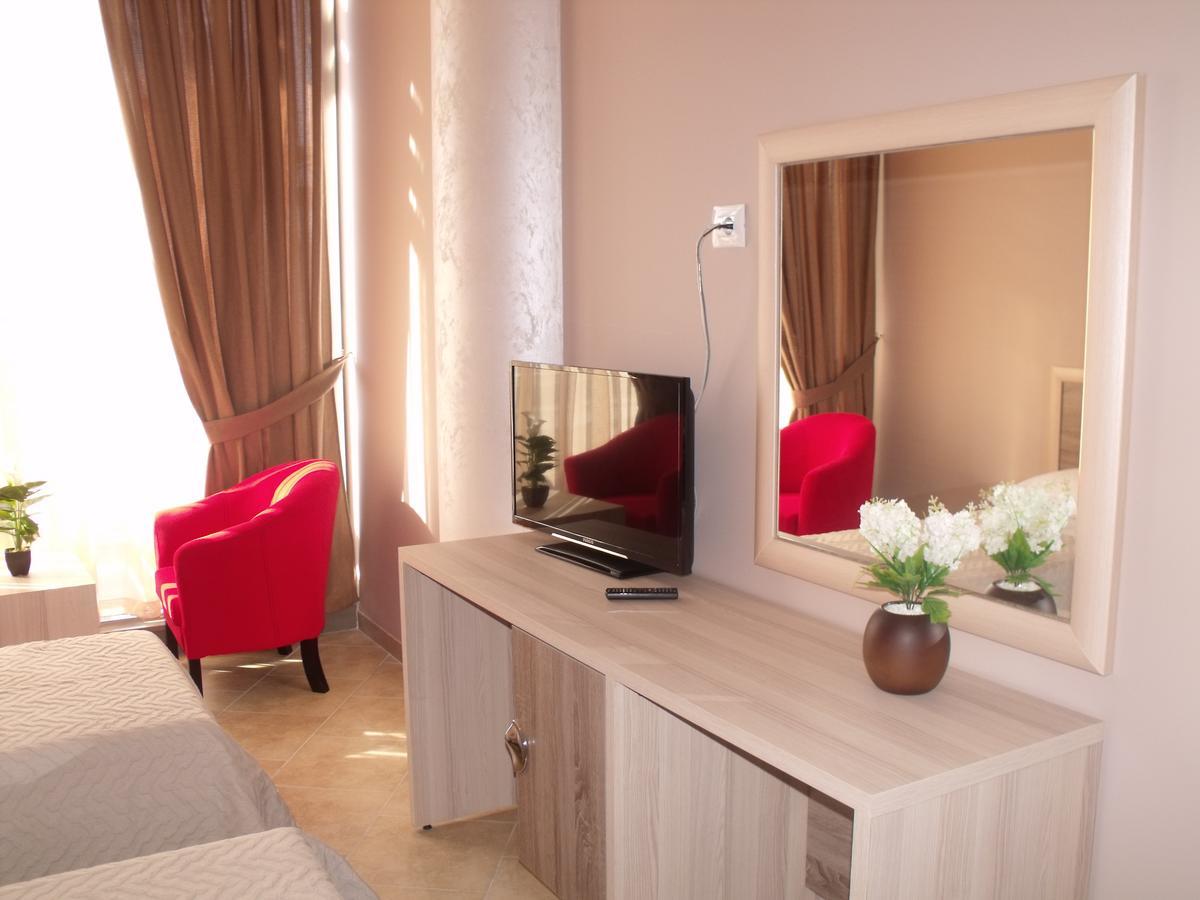 Hotel Terminal Тирана Экстерьер фото