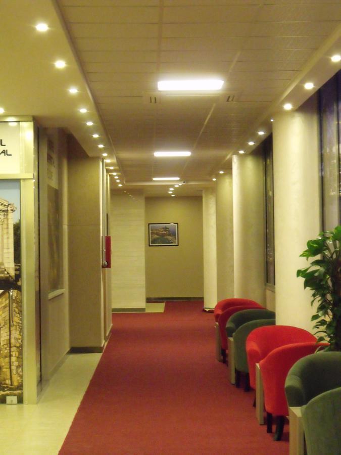 Hotel Terminal Тирана Экстерьер фото