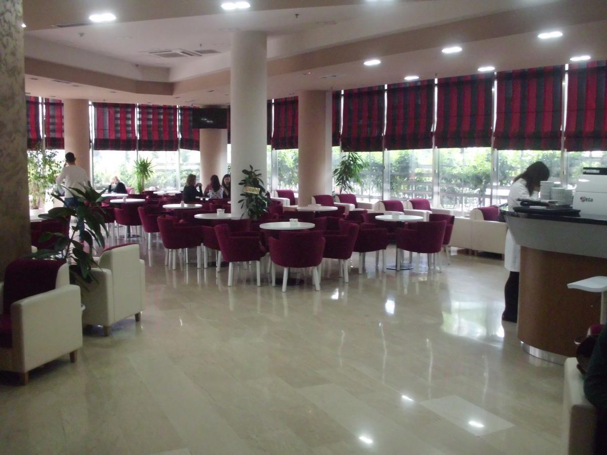 Hotel Terminal Тирана Экстерьер фото