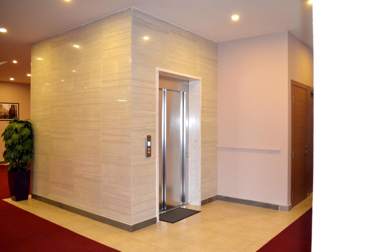 Hotel Terminal Тирана Экстерьер фото