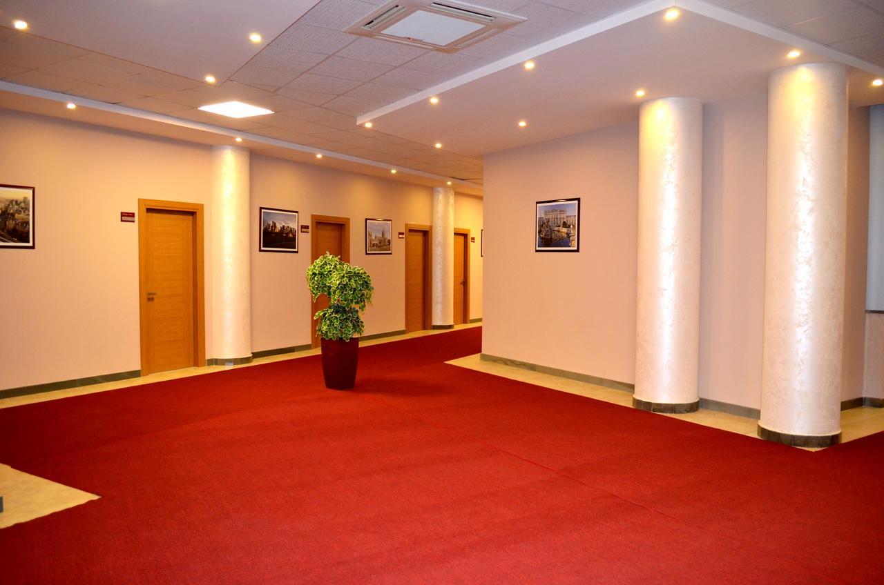Hotel Terminal Тирана Экстерьер фото